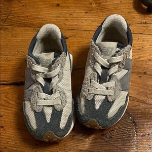 Toddler New Balance Sneakers sz 5